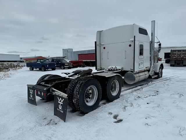 Image of Kenworth W900 equipment image 2