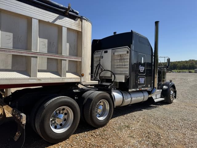 Image of Kenworth W900 equipment image 4