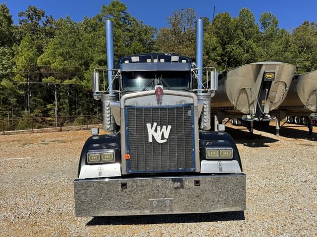 Image of Kenworth W900 equipment image 1