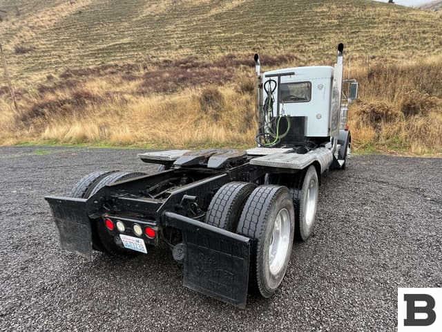 Image of Kenworth W900 equipment image 3