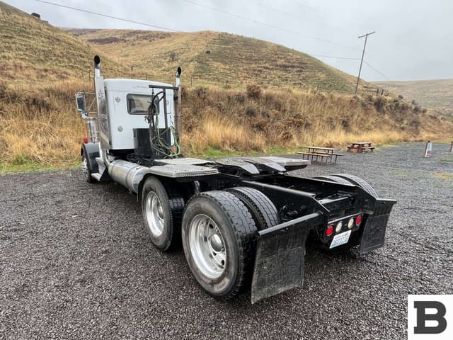 Image of Kenworth W900 equipment image 4