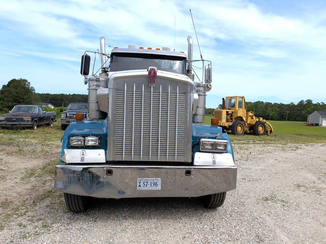 Image of Kenworth W900 equipment image 1