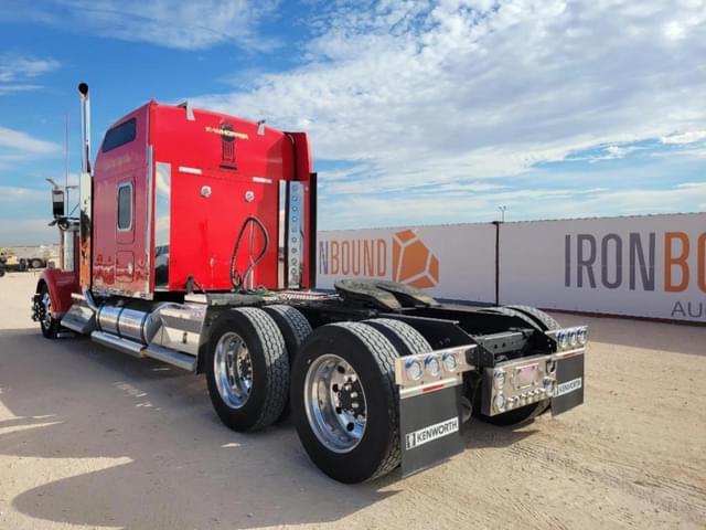 Image of Kenworth W900 equipment image 2