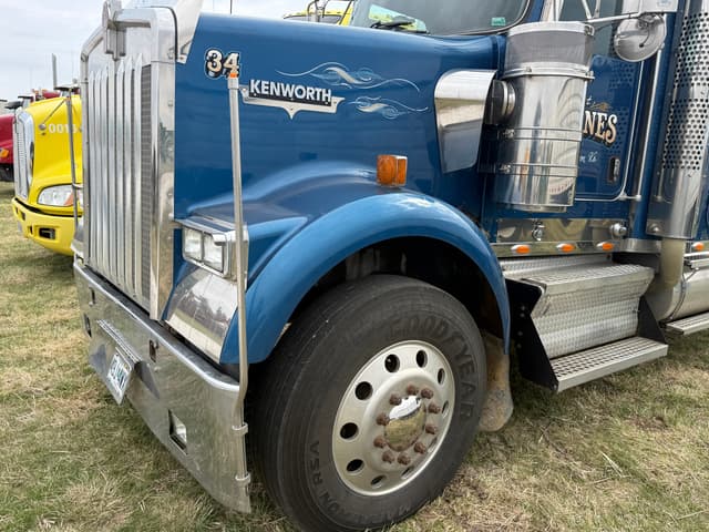 Image of Kenworth W900B equipment image 1