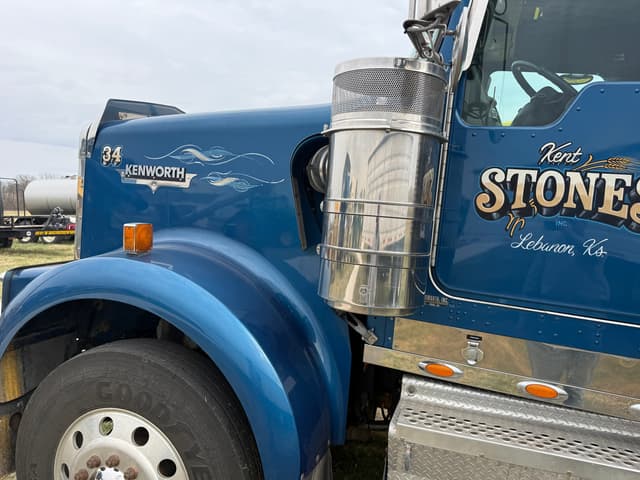 Image of Kenworth W900B equipment image 4