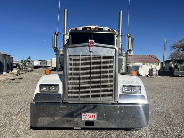 Image of Kenworth W900L equipment image 1