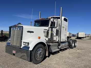Main image Kenworth W900L