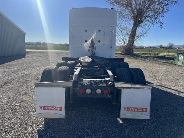 Image of Kenworth W900L equipment image 4