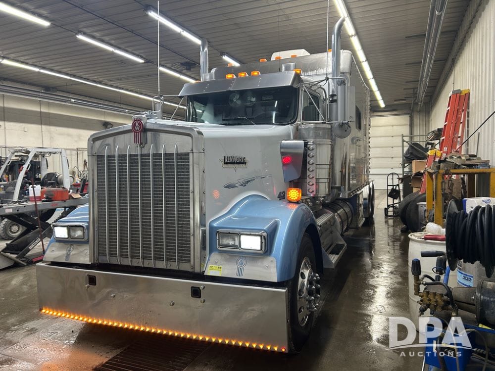 2007 Kenworth W900L Equipment Image0