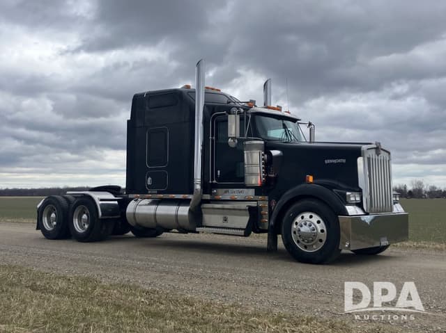Image of Kenworth W900L equipment image 4