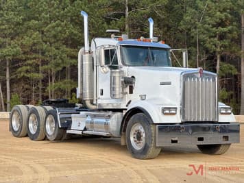 Main image Kenworth W900