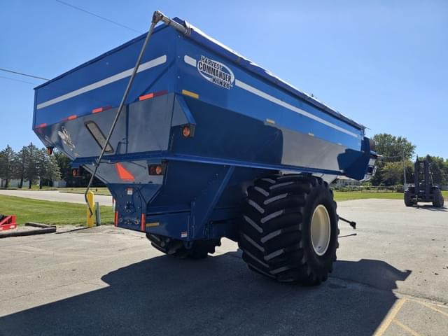Image of Kinze 1050 equipment image 4