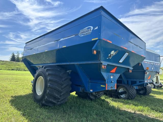 Image of Kinze 1050 equipment image 3