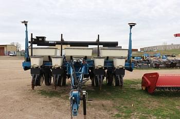 2007 Kinze 3000 Equipment Image0