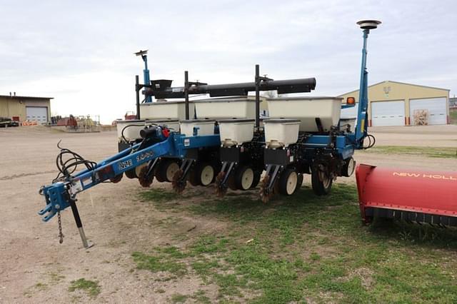 Image of Kinze 3000 equipment image 1