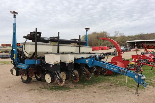 Image of Kinze 3000 equipment image 2