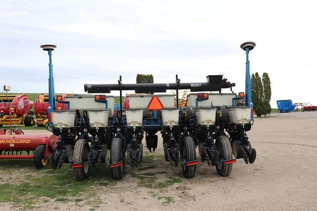 Image of Kinze 3000 equipment image 3