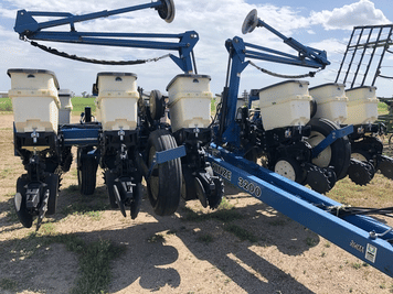 Main image Kinze 3200