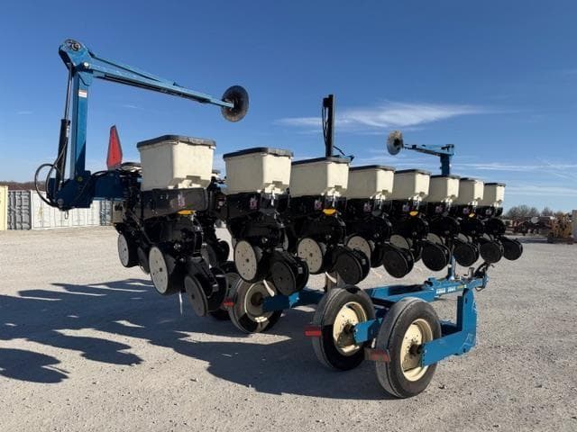 Image of Kinze 3500 equipment image 3