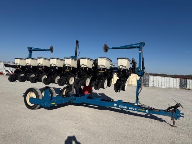 Image of Kinze 3500 equipment image 1