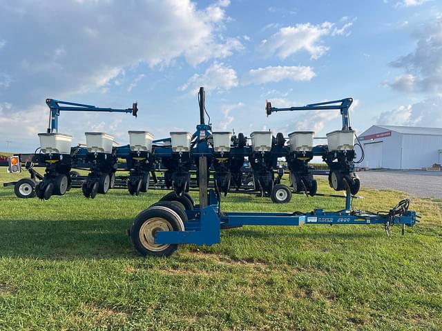 Image of Kinze 3500 equipment image 1