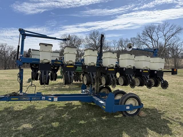 Image of Kinze 3500 equipment image 1