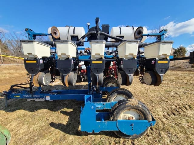 Image of Kinze 3500 equipment image 4