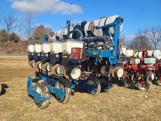 Image of Kinze 3500 equipment image 3