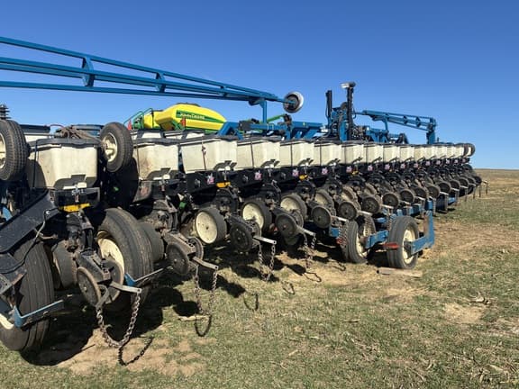 Image of Kinze 3600 equipment image 4