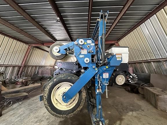 Image of Kinze 3600 equipment image 1