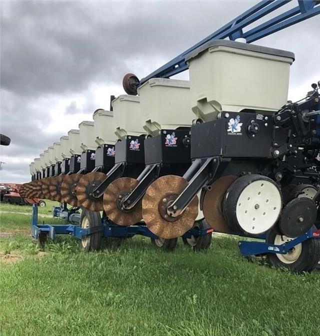 Image of Kinze 3600 equipment image 4