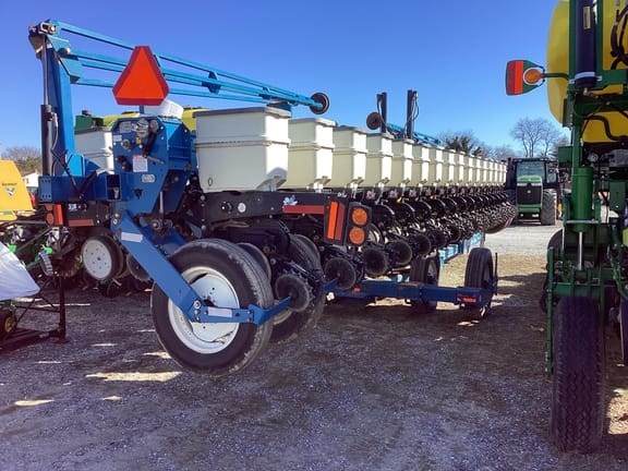 2007 Kinze 3650 Equipment Image0