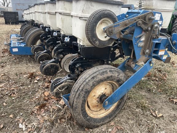 Image of Kinze 3650 equipment image 1