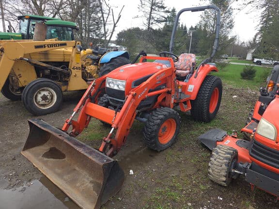 Image of Kioti CK25HST equipment image 1