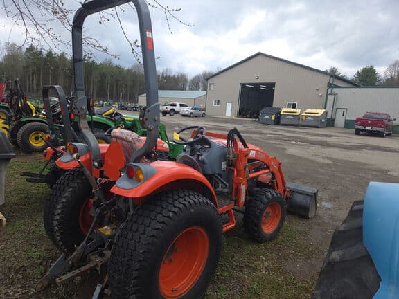 Image of Kioti CK25HST equipment image 4