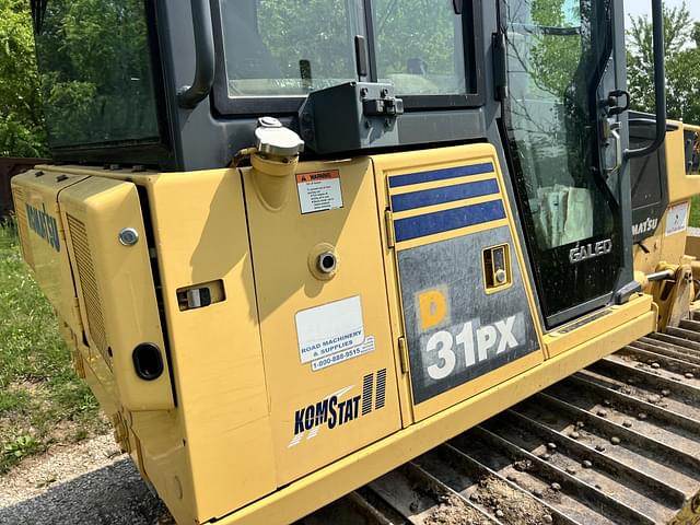 Image of Komatsu D31PX-21 equipment image 3