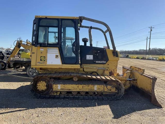 Image of Komatsu D37PX-21 equipment image 4