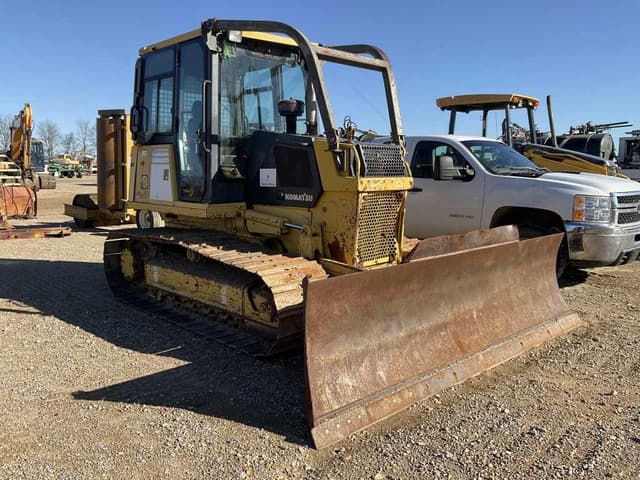 Image of Komatsu D37PX-21 equipment image 2