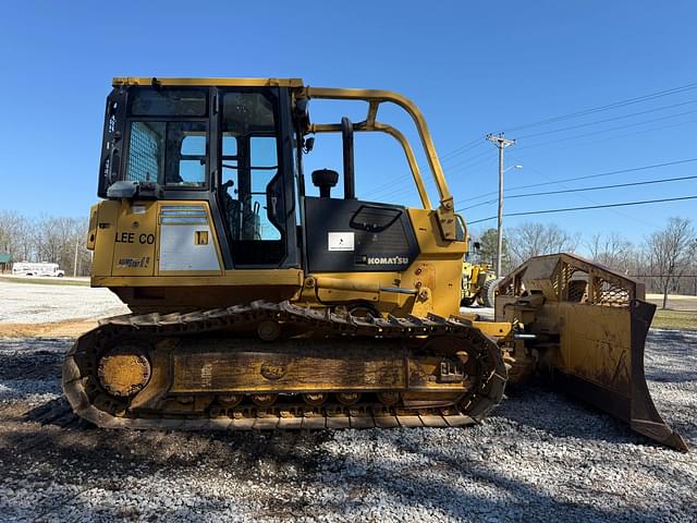 Image of Komatsu D39PX-21 equipment image 3