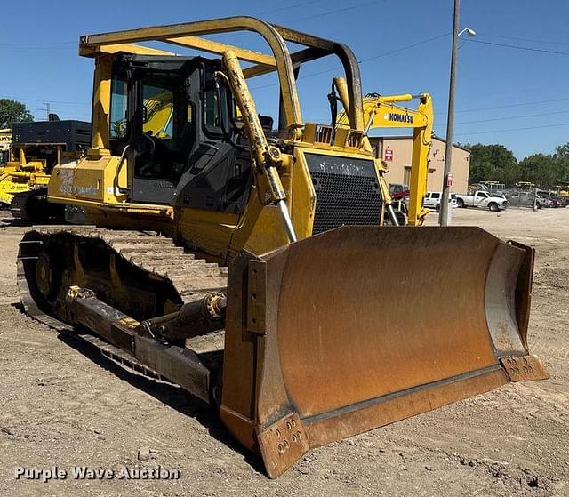 Image of Komatsu D65EX-15E0 equipment image 2