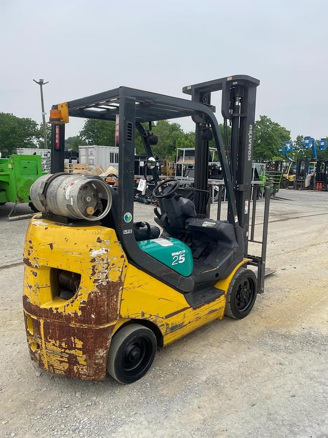 Image of Komatsu FG25 equipment image 2