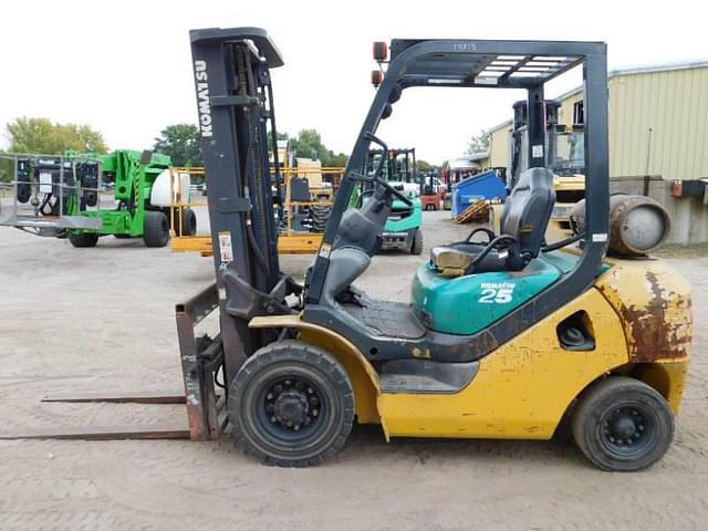 Image of Komatsu FG25T-16 equipment image 1