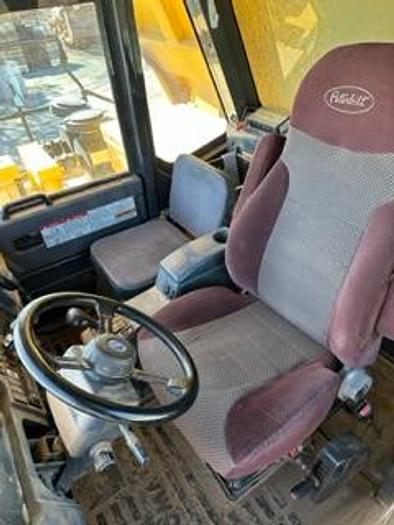 Image of Komatsu HD325-7 equipment image 4