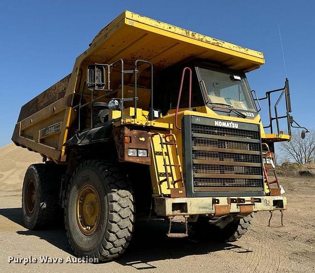 Image of Komatsu HD325-7 equipment image 2