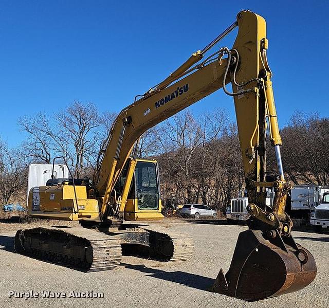 Image of Komatsu PC220LC-8 equipment image 2