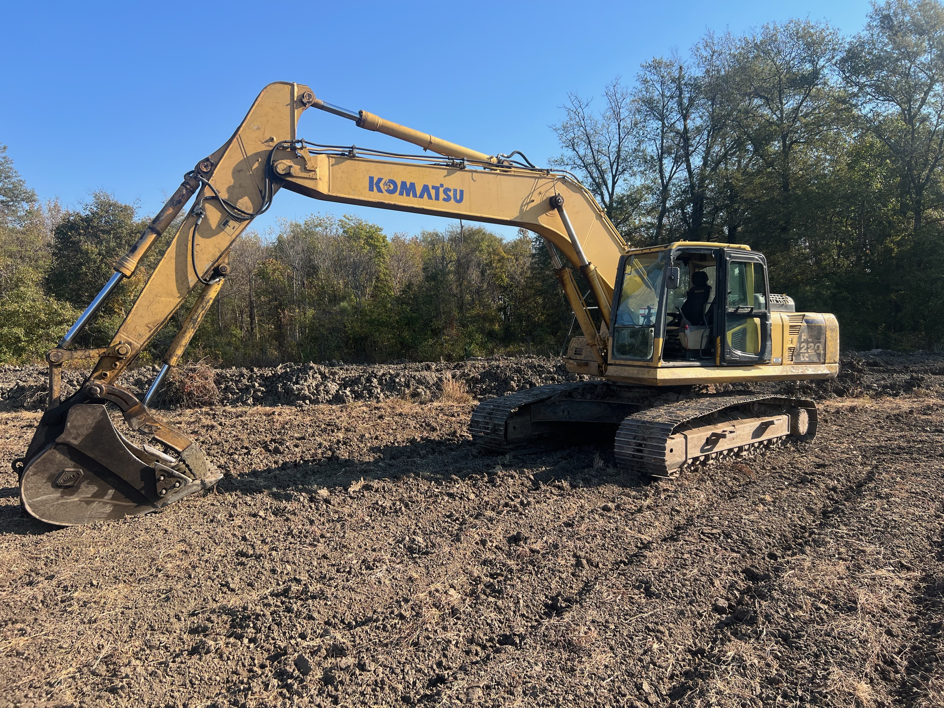 Image of Komatsu PC220LC-8 Image 0