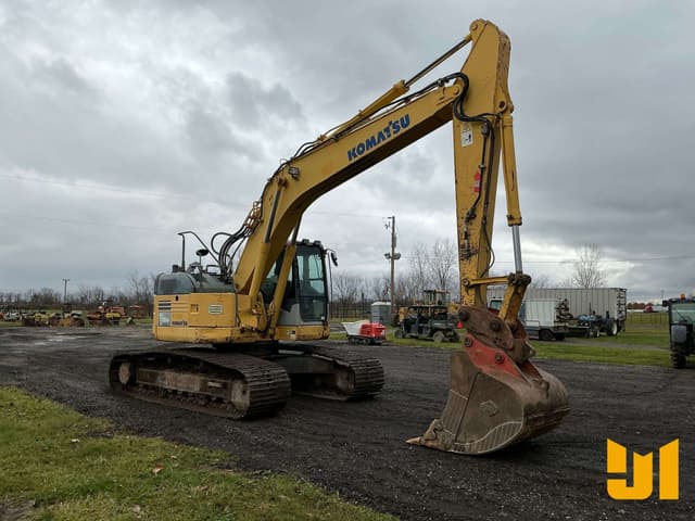 Image of Komatsu PC228USLC-3 equipment image 2