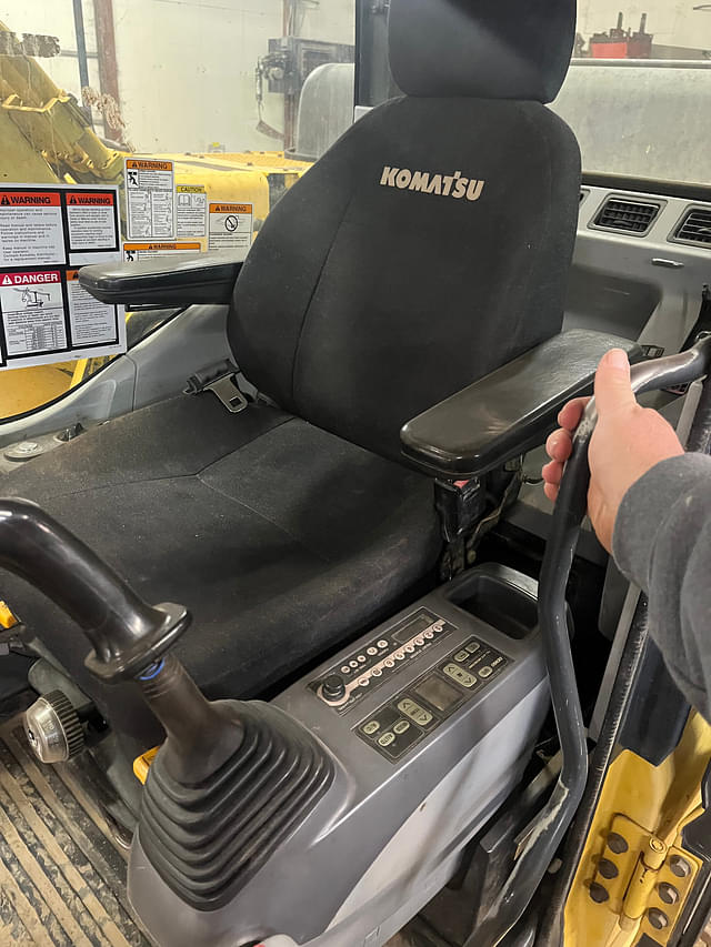 Image of Komatsu PC300-7 equipment image 3