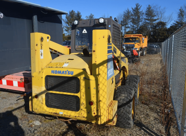 Image of Komatsu SK1020 equipment image 2