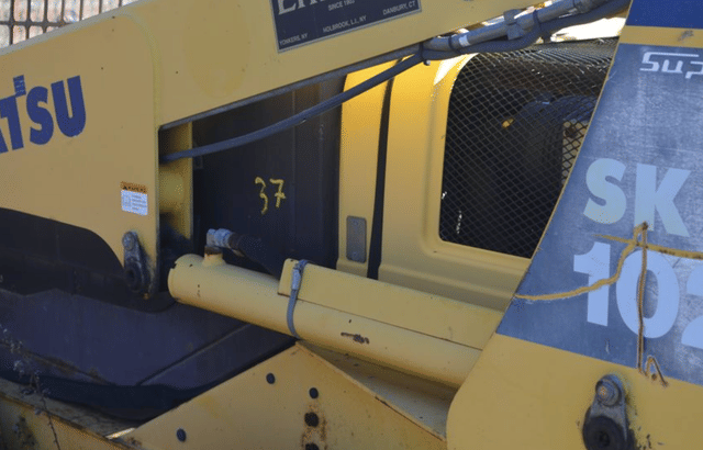 Image of Komatsu SK1020 equipment image 4